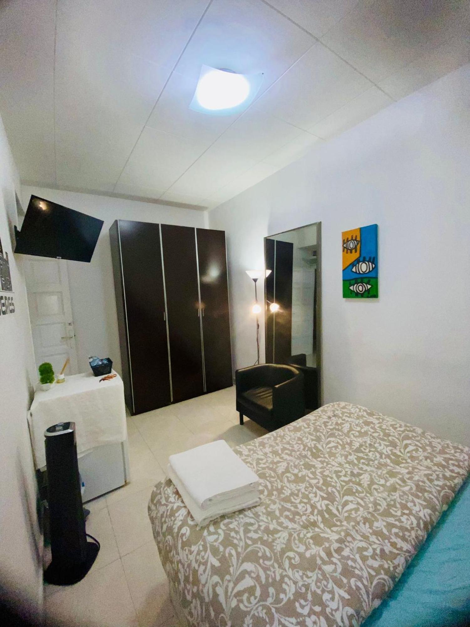 מלון Habitacion En Centro De ברצלונה מראה חיצוני תמונה